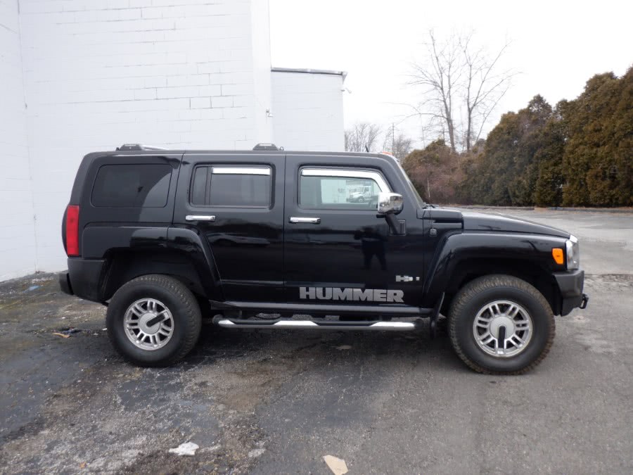 2006 HUMMER H3 4dr 4WD SUV, available for sale in Milford, Connecticut | Dealertown Auto Wholesalers. Milford, Connecticut