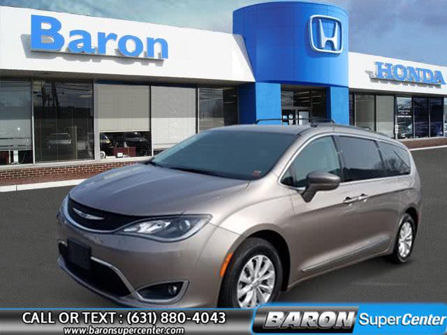 2017 Chrysler Pacifica Touring L, available for sale in Patchogue, New York | Baron Supercenter. Patchogue, New York