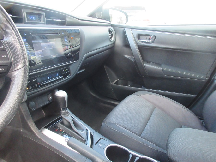 2018 Toyota Corolla LE CVT (Natl) photo