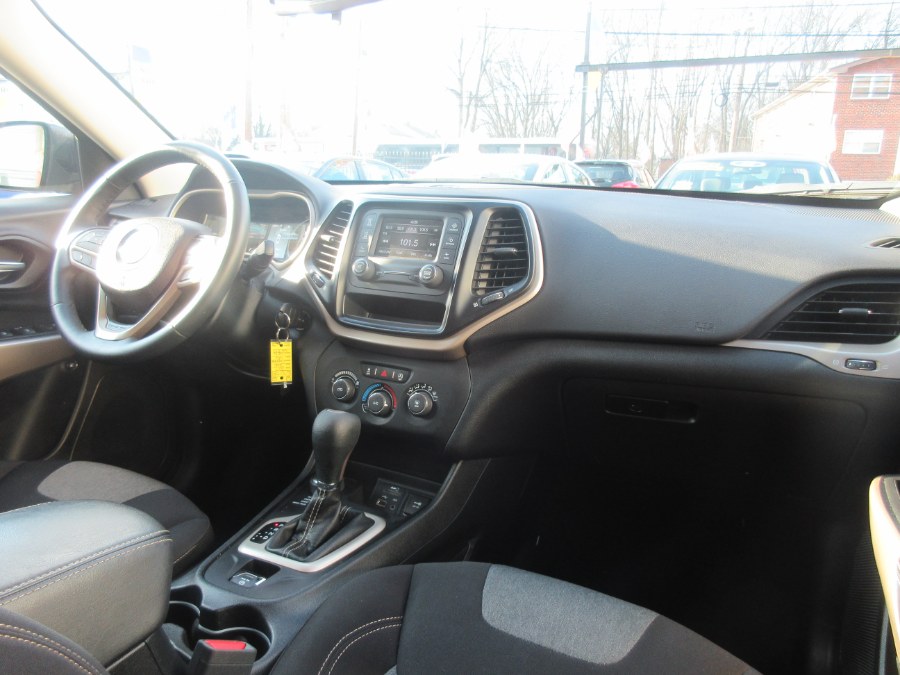 2017 Jeep Cherokee Altitude 4x4 *Ltd Avail*, available for sale in Linden, New Jersey | Route 27 Auto Mall. Linden, New Jersey 2017 Jeep Cherokee Altitude 4x4 *Ltd Avail*, available for sale in Linden, New Jersey | Route 27 Auto Mall. Linden, New Jersey