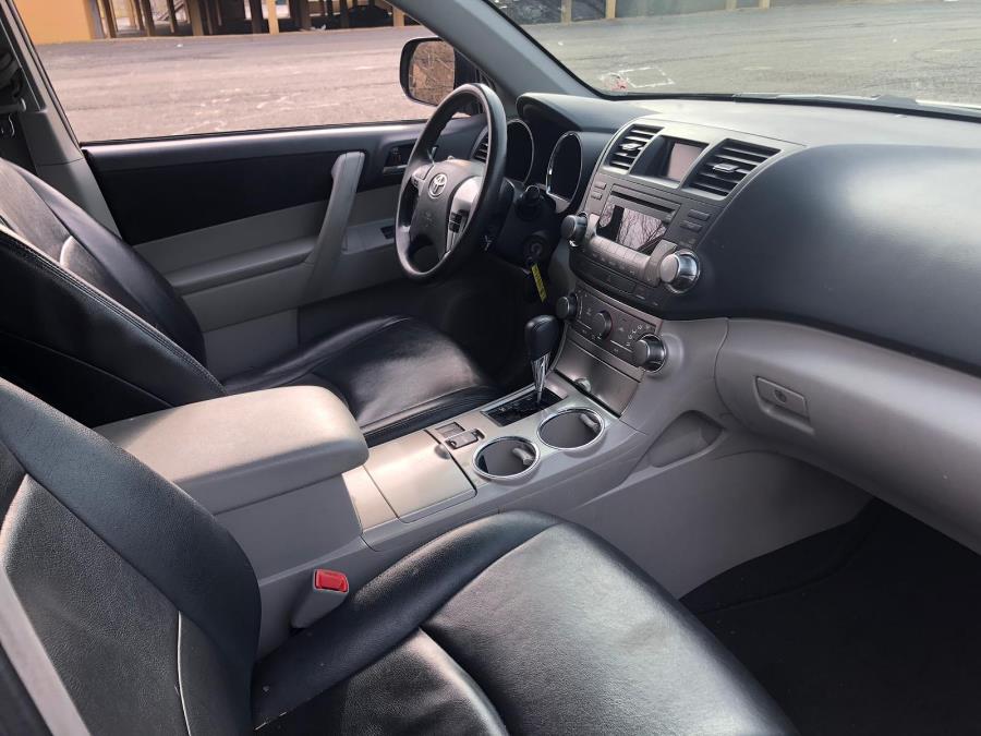 2012 Toyota Highlander 4dr I4 SE (Natl), available for sale in West Hartford, Connecticut | Chadrad Motors llc. West Hartford, Connecticut 2012 Toyota Highlander 4dr I4 SE (Natl), available for sale in West Hartford, Connecticut | Chadrad Motors llc. West Hartford, Connecticut