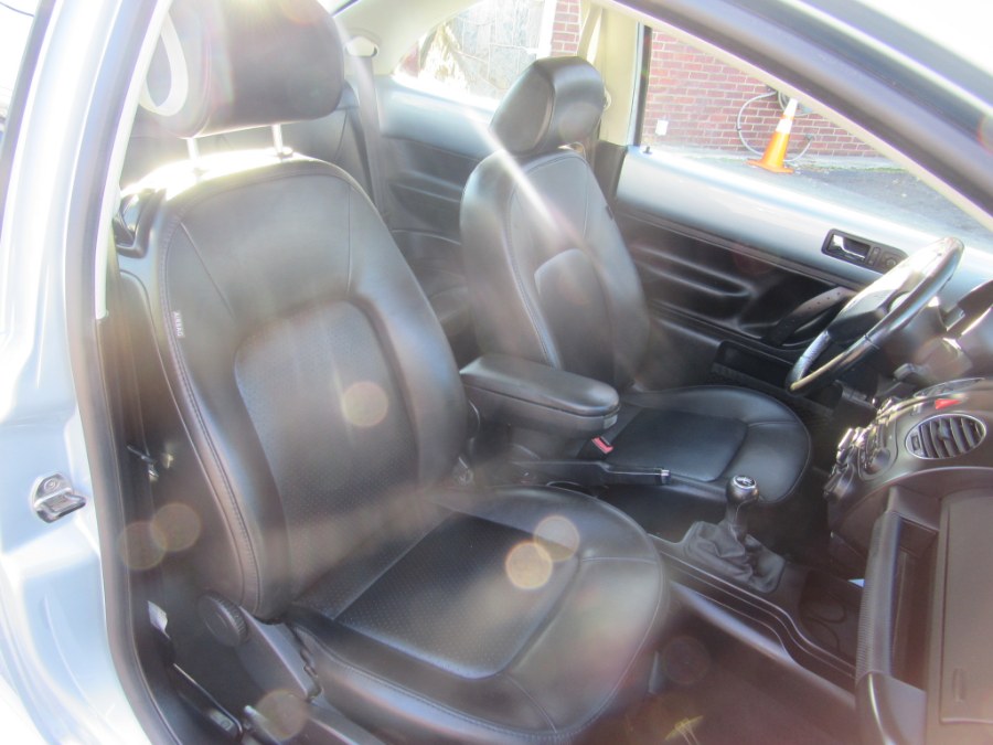 Used Volkswagen New Beetle Coupe 2dr Man S 2009 | White Glove Auto Leasing Inc. Huntington, New York Used Volkswagen New Beetle Coupe 2dr Man S 2009 | White Glove Auto Leasing Inc. Huntington, New York