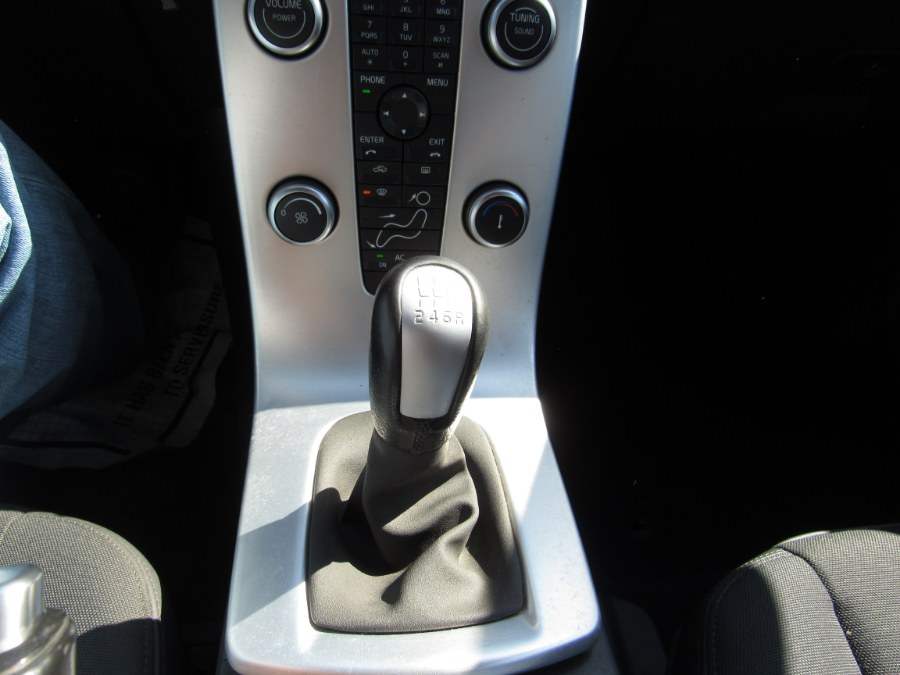 Used Volvo C30 2dr Cpe Man w/Moonroof 2011 | White Glove Auto Leasing Inc. Huntington, New York Used Volvo C30 2dr Cpe Man w/Moonroof 2011 | White Glove Auto Leasing Inc. Huntington, New York