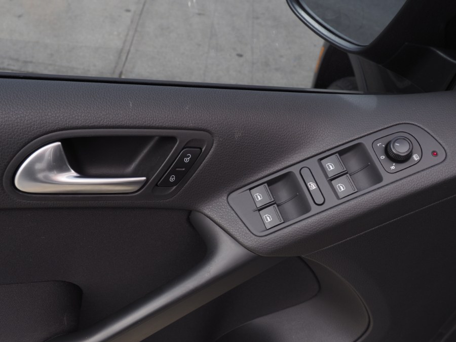 Used Volkswagen Tiguan 2.0T S 4MOTION 2017 | Hillside Auto Mall Inc.. Jamaica, New York Used Volkswagen Tiguan 2.0T S 4MOTION 2017 | Hillside Auto Mall Inc.. Jamaica, New York