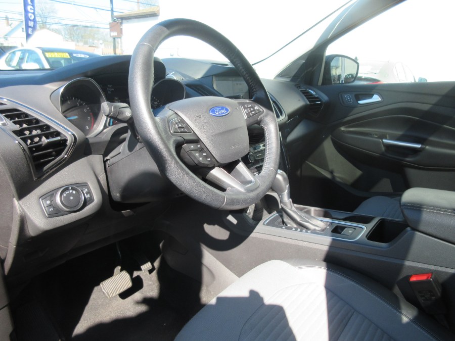 2017 Ford Escape Titanium 4WD, available for sale in Linden, New Jersey | Route 27 Auto Mall. Linden, New Jersey 2017 Ford Escape Titanium 4WD, available for sale in Linden, New Jersey | Route 27 Auto Mall. Linden, New Jersey