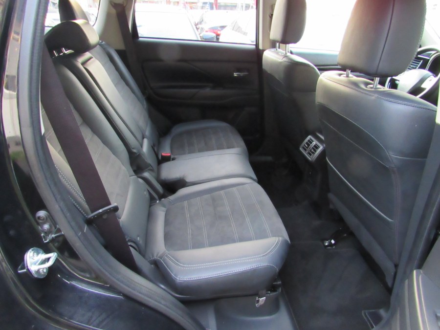 2019 Mitsubishi Outlander SES AWD, available for sale in Middle Village, New York | Road Masters II INC. Middle Village, New York 2019 Mitsubishi Outlander SES AWD, available for sale in Middle Village, New York | Road Masters II INC. Middle Village, New York