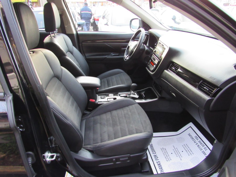 2019 Mitsubishi Outlander SES AWD, available for sale in Middle Village, New York | Road Masters II INC. Middle Village, New York 2019 Mitsubishi Outlander SES AWD, available for sale in Middle Village, New York | Road Masters II INC. Middle Village, New York
