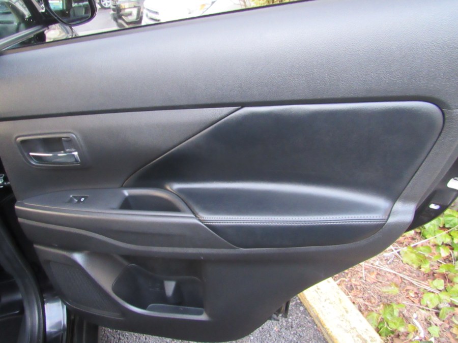 2019 Mitsubishi Outlander SES AWD, available for sale in Middle Village, New York | Road Masters II INC. Middle Village, New York 2019 Mitsubishi Outlander SES AWD, available for sale in Middle Village, New York | Road Masters II INC. Middle Village, New York