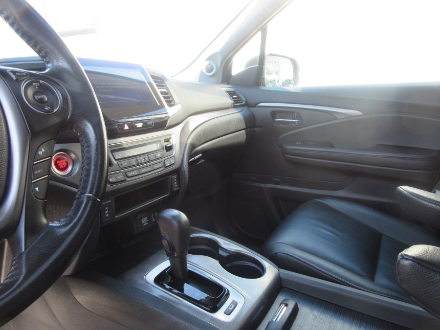 2016 Honda Pilot AWD 4dr EX-L w/Navi, available for sale in Linden, New Jersey | Route 27 Auto Mall. Linden, New Jersey 2016 Honda Pilot AWD 4dr EX-L w/Navi, available for sale in Linden, New Jersey | Route 27 Auto Mall. Linden, New Jersey