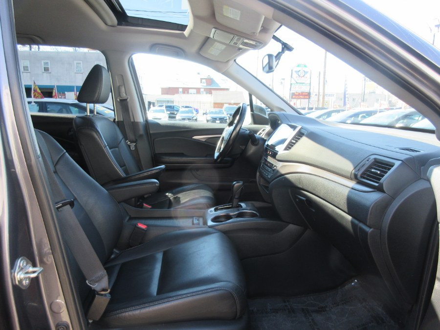 2016 Honda Pilot AWD 4dr EX-L w/Navi, available for sale in Linden, New Jersey | Route 27 Auto Mall. Linden, New Jersey 2016 Honda Pilot AWD 4dr EX-L w/Navi, available for sale in Linden, New Jersey | Route 27 Auto Mall. Linden, New Jersey