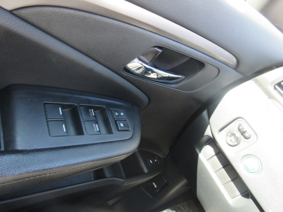 2016 Honda Pilot AWD 4dr EX-L w/Navi, available for sale in Linden, New Jersey | Route 27 Auto Mall. Linden, New Jersey 2016 Honda Pilot AWD 4dr EX-L w/Navi, available for sale in Linden, New Jersey | Route 27 Auto Mall. Linden, New Jersey
