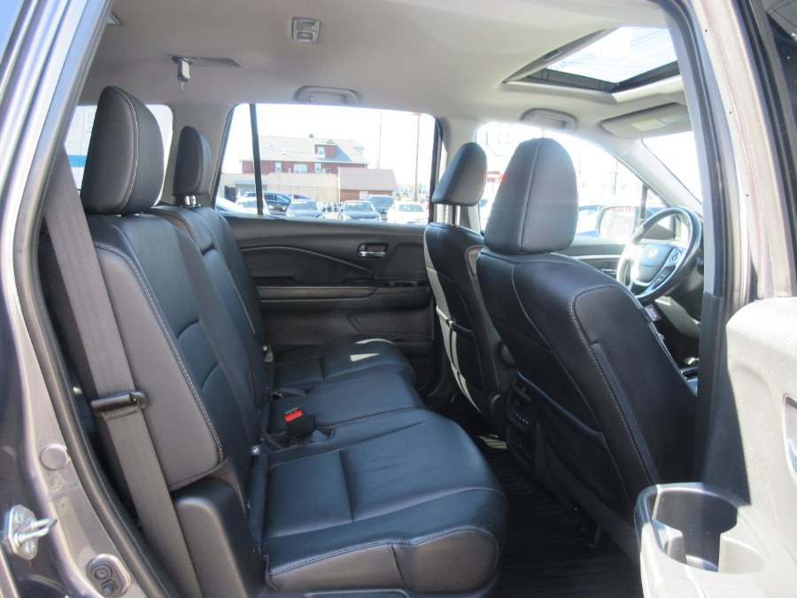 2016 Honda Pilot AWD 4dr EX-L w/Navi, available for sale in Linden, New Jersey | Route 27 Auto Mall. Linden, New Jersey 2016 Honda Pilot AWD 4dr EX-L w/Navi, available for sale in Linden, New Jersey | Route 27 Auto Mall. Linden, New Jersey