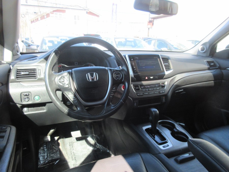2016 Honda Pilot AWD 4dr EX-L w/Navi, available for sale in Linden, New Jersey | Route 27 Auto Mall. Linden, New Jersey 2016 Honda Pilot AWD 4dr EX-L w/Navi, available for sale in Linden, New Jersey | Route 27 Auto Mall. Linden, New Jersey