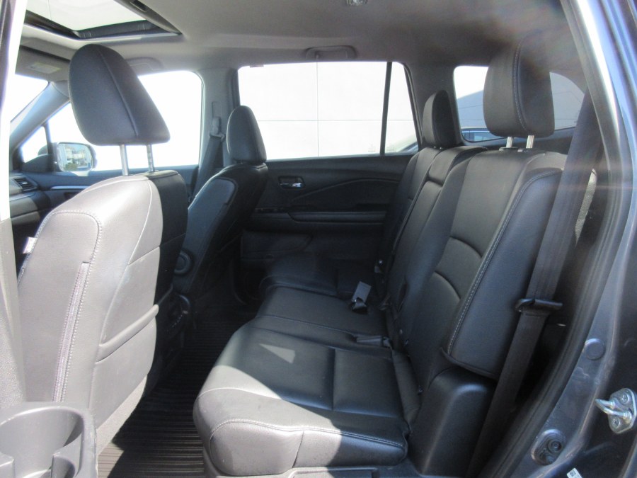 2016 Honda Pilot AWD 4dr EX-L w/Navi, available for sale in Linden, New Jersey | Route 27 Auto Mall. Linden, New Jersey 2016 Honda Pilot AWD 4dr EX-L w/Navi, available for sale in Linden, New Jersey | Route 27 Auto Mall. Linden, New Jersey