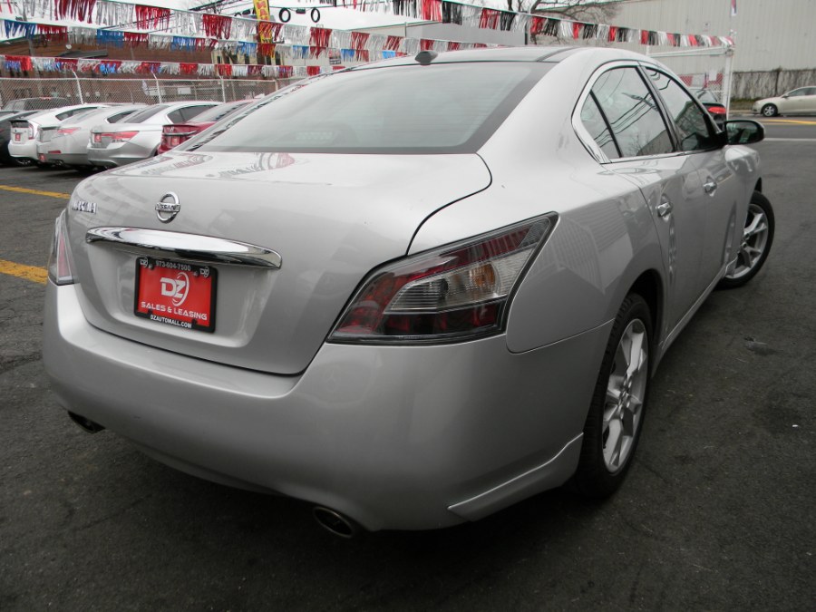 2014 Nissan Maxima 4dr Sdn 3.5 SV w/Premium Pkg, available for sale in Paterson, New Jersey | DZ Automall. Paterson, New Jersey 2014 Nissan Maxima 4dr Sdn 3.5 SV w/Premium Pkg, available for sale in Paterson, New Jersey | DZ Automall. Paterson, New Jersey