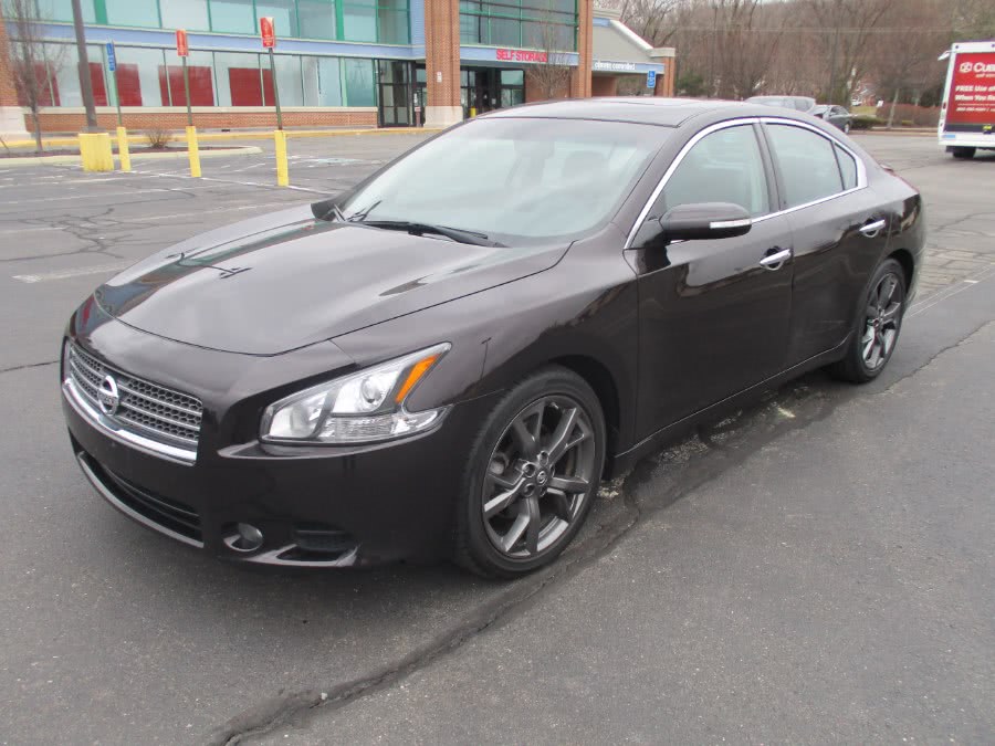 2014 Nissan Maxima 4dr Sdn 3.5 SV w/Premium Pkg, available for sale in New Britain, Connecticut | Universal Motors LLC. New Britain, Connecticut