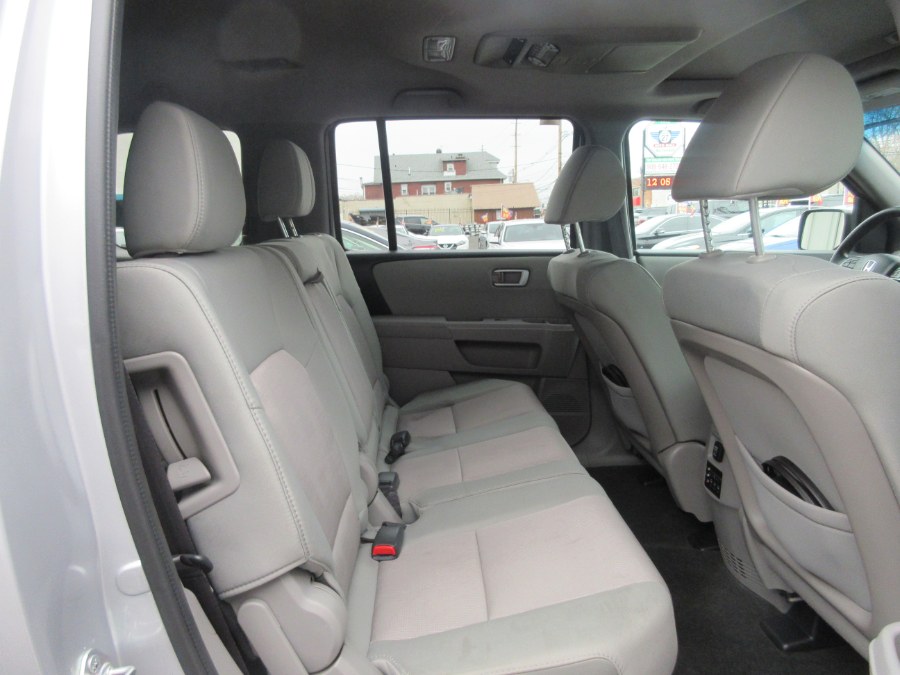 2015 Honda Pilot 4WD 4dr SE, available for sale in Linden, New Jersey | Route 27 Auto Mall. Linden, New Jersey 2015 Honda Pilot 4WD 4dr SE, available for sale in Linden, New Jersey | Route 27 Auto Mall. Linden, New Jersey