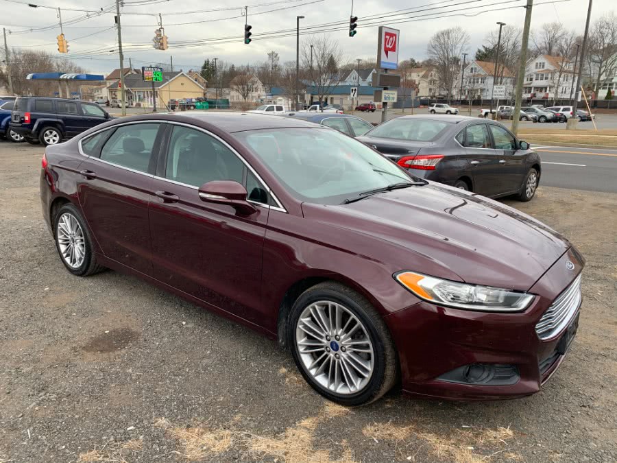 2013 Ford Fusion 4dr Sdn SE FWD, available for sale in Wallingford, Connecticut | Wallingford Auto Center LLC. Wallingford, Connecticut