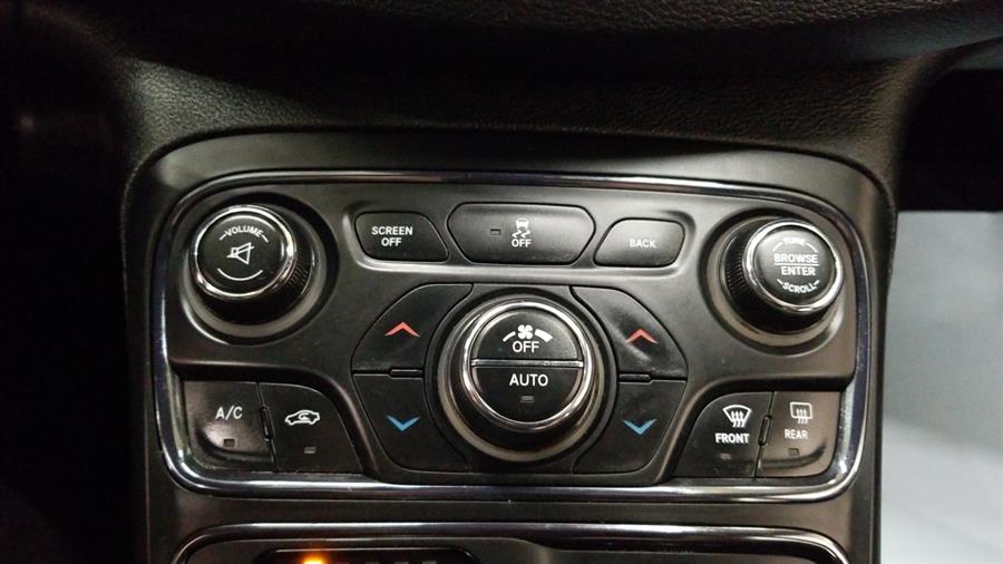 2015 Chrysler 200 4dr Sdn S AWD, available for sale in West Haven, Connecticut | Auto Fair Inc.. West Haven, Connecticut 2015 Chrysler 200 4dr Sdn S AWD, available for sale in West Haven, Connecticut | Auto Fair Inc.. West Haven, Connecticut