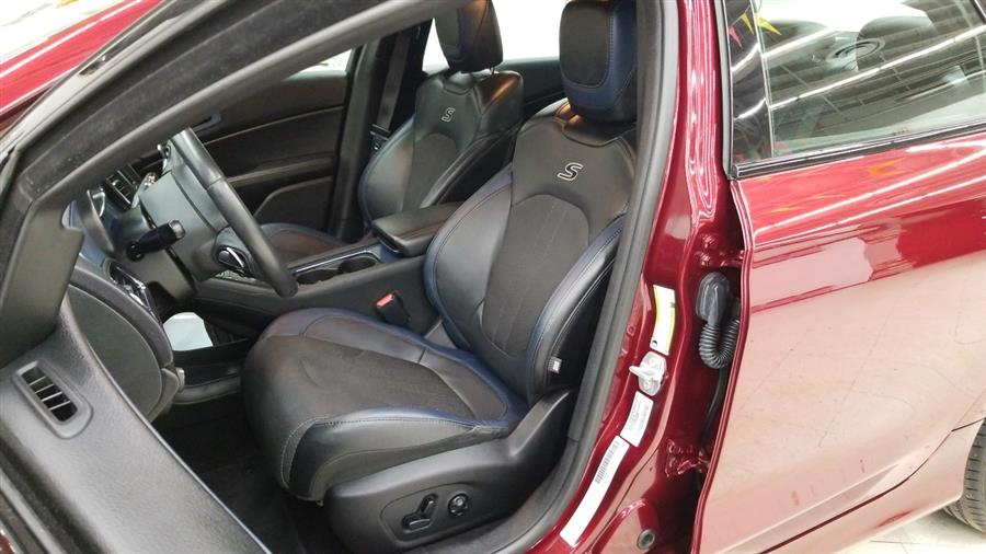 2015 Chrysler 200 4dr Sdn S AWD, available for sale in West Haven, Connecticut | Auto Fair Inc.. West Haven, Connecticut 2015 Chrysler 200 4dr Sdn S AWD, available for sale in West Haven, Connecticut | Auto Fair Inc.. West Haven, Connecticut