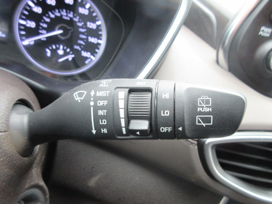 Used Hyundai Santa Fe SE 2.4L Auto FWD 2019 | Route 27 Auto Mall. Linden, New Jersey Used Hyundai Santa Fe SE 2.4L Auto FWD 2019 | Route 27 Auto Mall. Linden, New Jersey