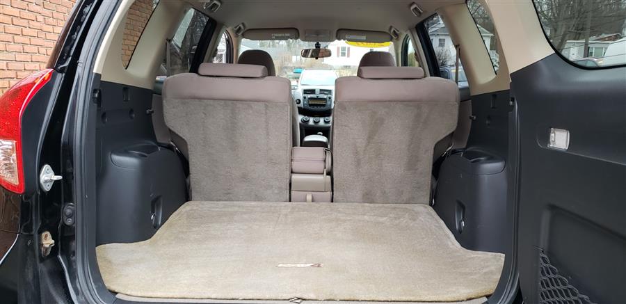 2007 Toyota RAV4 4WD 4dr, available for sale in Waterbury, Connecticut | National Auto Brokers, Inc.. Waterbury, Connecticut 2007 Toyota RAV4 4WD 4dr, available for sale in Waterbury, Connecticut | National Auto Brokers, Inc.. Waterbury, Connecticut