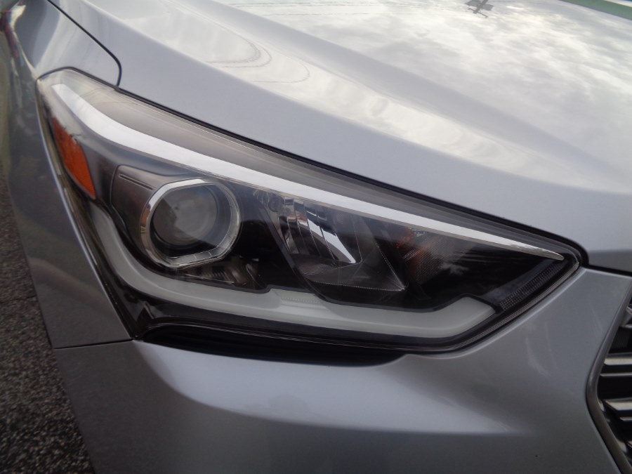 2017 Hyundai Santa Fe SE 3.3L Auto AWD, available for sale in Valley Stream, New York | NY Auto Traders. Valley Stream, New York 2017 Hyundai Santa Fe SE 3.3L Auto AWD, available for sale in Valley Stream, New York | NY Auto Traders. Valley Stream, New York