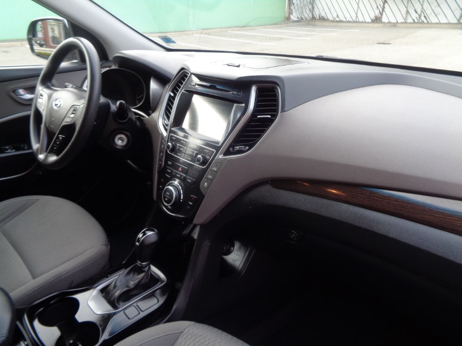 2017 Hyundai Santa Fe SE 3.3L Auto AWD, available for sale in Valley Stream, New York | NY Auto Traders. Valley Stream, New York 2017 Hyundai Santa Fe SE 3.3L Auto AWD, available for sale in Valley Stream, New York | NY Auto Traders. Valley Stream, New York