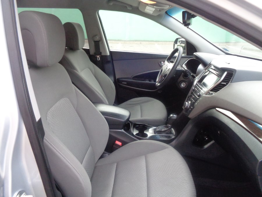 2017 Hyundai Santa Fe SE 3.3L Auto AWD, available for sale in Valley Stream, New York | NY Auto Traders. Valley Stream, New York 2017 Hyundai Santa Fe SE 3.3L Auto AWD, available for sale in Valley Stream, New York | NY Auto Traders. Valley Stream, New York