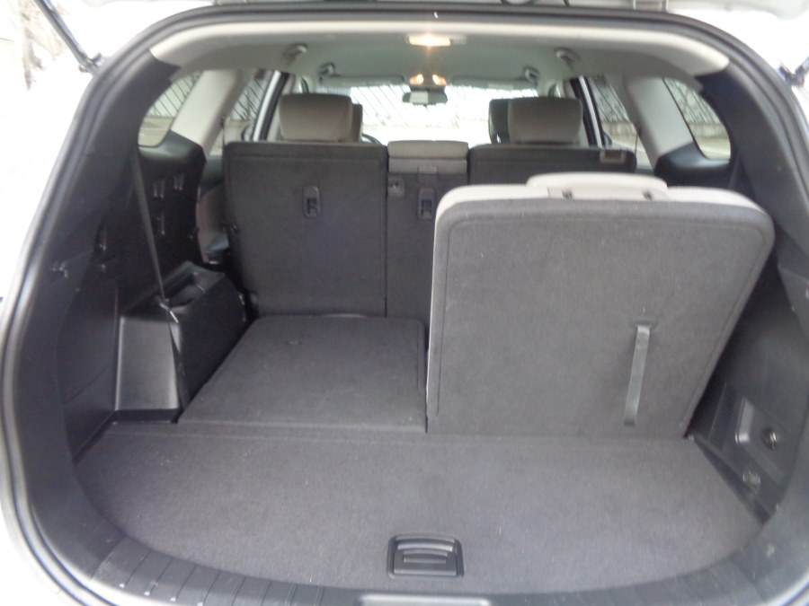 2017 Hyundai Santa Fe SE 3.3L Auto AWD, available for sale in Valley Stream, New York | NY Auto Traders. Valley Stream, New York 2017 Hyundai Santa Fe SE 3.3L Auto AWD, available for sale in Valley Stream, New York | NY Auto Traders. Valley Stream, New York