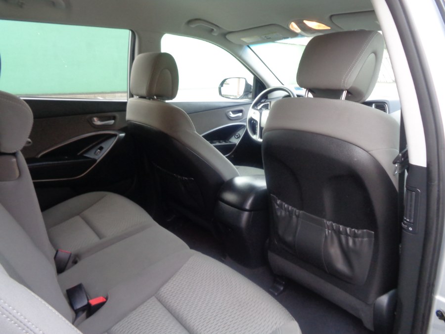 2017 Hyundai Santa Fe SE 3.3L Auto AWD, available for sale in Valley Stream, New York | NY Auto Traders. Valley Stream, New York 2017 Hyundai Santa Fe SE 3.3L Auto AWD, available for sale in Valley Stream, New York | NY Auto Traders. Valley Stream, New York