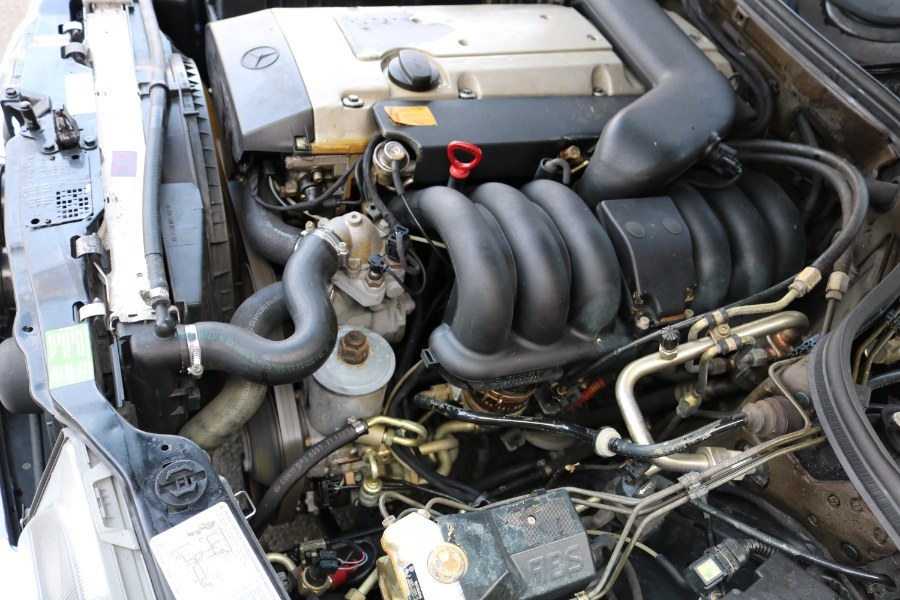 1995 Mercedes-Benz E Class 4dr Sedan 3.2L, available for sale in Bristol, Connecticut | Dealmax Motors LLC. Bristol, Connecticut 1995 Mercedes-Benz E Class 4dr Sedan 3.2L, available for sale in Bristol, Connecticut | Dealmax Motors LLC. Bristol, Connecticut
