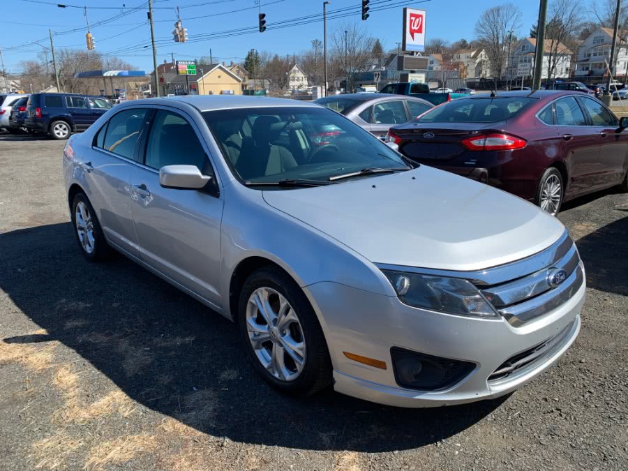 Used Ford Fusion 4dr Sdn SE FWD 2012 | Wallingford Auto Center LLC. Wallingford, Connecticut