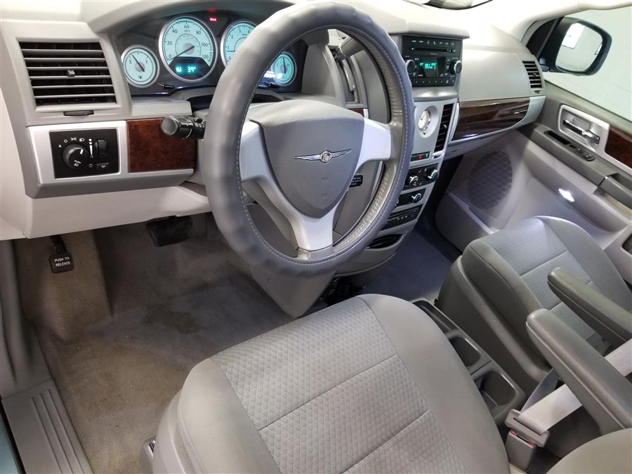 2010 Chrysler Town & Country 4dr Wgn Touring, available for sale in Bridgeport, Connecticut | CT Auto. Bridgeport, Connecticut 2010 Chrysler Town & Country 4dr Wgn Touring, available for sale in Bridgeport, Connecticut | CT Auto. Bridgeport, Connecticut