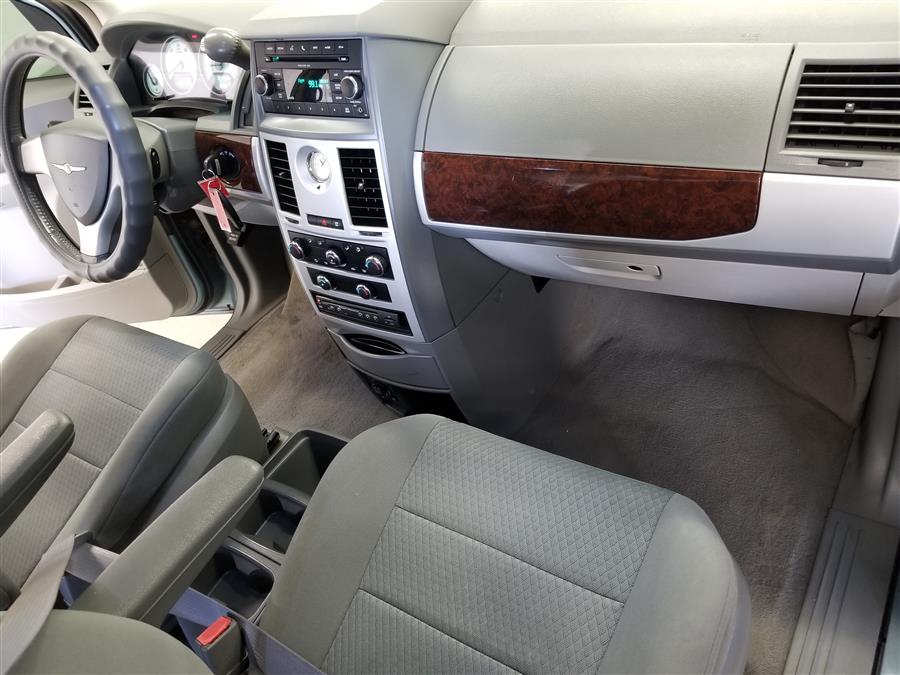 2010 Chrysler Town & Country 4dr Wgn Touring, available for sale in Bridgeport, Connecticut | CT Auto. Bridgeport, Connecticut 2010 Chrysler Town & Country 4dr Wgn Touring, available for sale in Bridgeport, Connecticut | CT Auto. Bridgeport, Connecticut