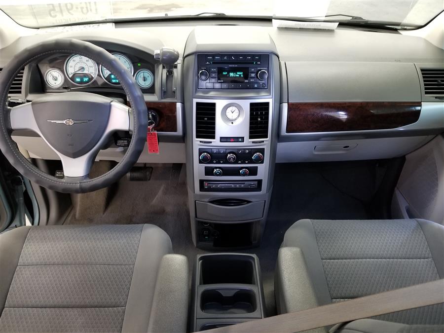 2010 Chrysler Town & Country 4dr Wgn Touring, available for sale in Bridgeport, Connecticut | CT Auto. Bridgeport, Connecticut 2010 Chrysler Town & Country 4dr Wgn Touring, available for sale in Bridgeport, Connecticut | CT Auto. Bridgeport, Connecticut