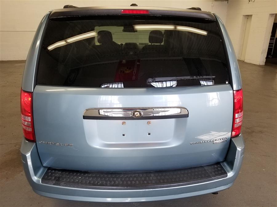 2010 Chrysler Town & Country 4dr Wgn Touring, available for sale in Bridgeport, Connecticut | CT Auto. Bridgeport, Connecticut 2010 Chrysler Town & Country 4dr Wgn Touring, available for sale in Bridgeport, Connecticut | CT Auto. Bridgeport, Connecticut