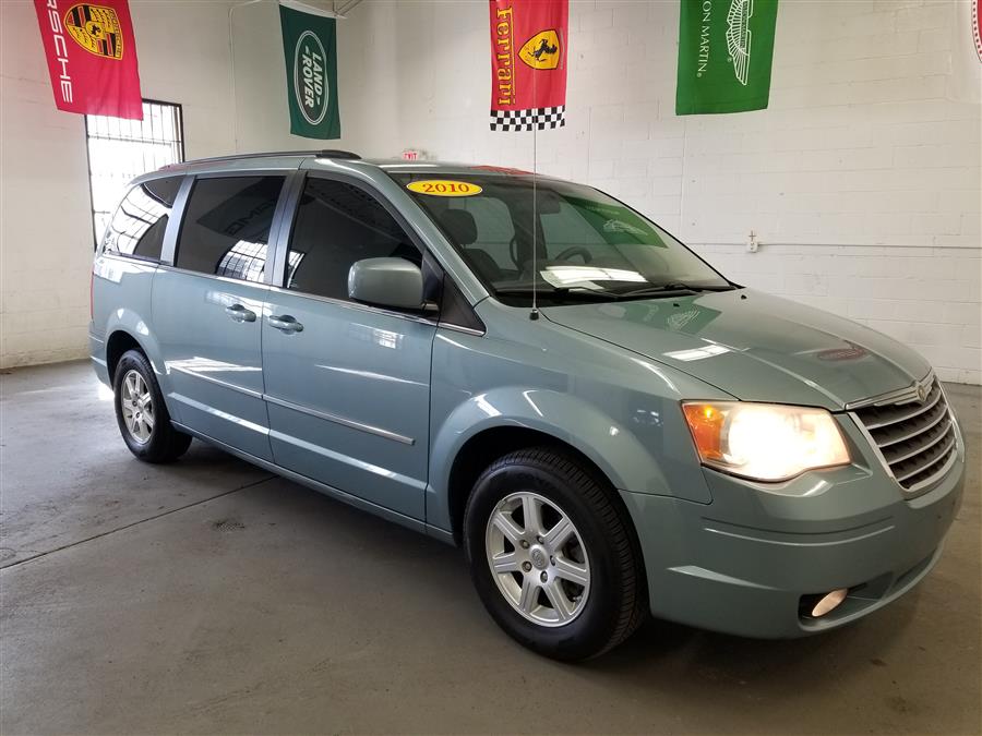 2010 Chrysler Town & Country 4dr Wgn Touring, available for sale in Bridgeport, Connecticut | CT Auto. Bridgeport, Connecticut 2010 Chrysler Town & Country 4dr Wgn Touring, available for sale in Bridgeport, Connecticut | CT Auto. Bridgeport, Connecticut