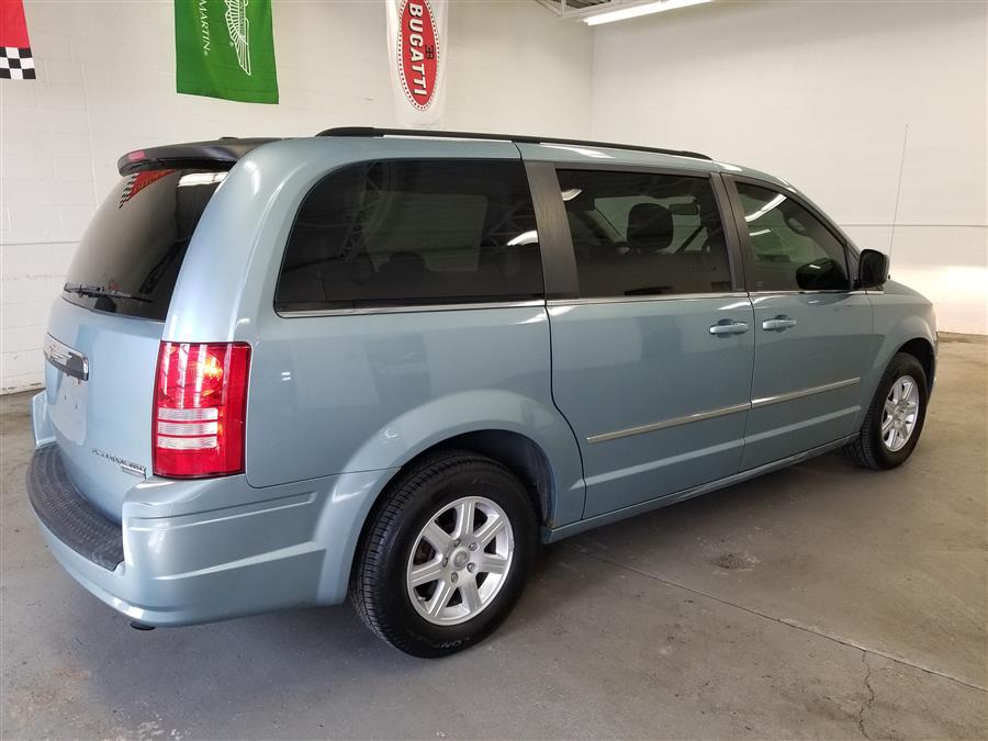 2010 Chrysler Town & Country 4dr Wgn Touring, available for sale in Bridgeport, Connecticut | CT Auto. Bridgeport, Connecticut 2010 Chrysler Town & Country 4dr Wgn Touring, available for sale in Bridgeport, Connecticut | CT Auto. Bridgeport, Connecticut