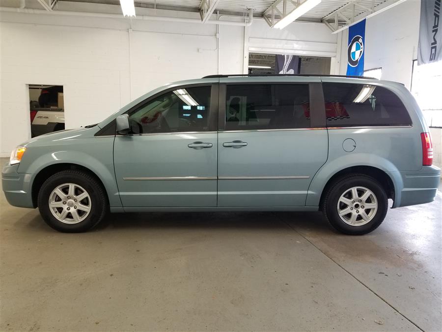 2010 Chrysler Town & Country 4dr Wgn Touring, available for sale in Bridgeport, Connecticut | CT Auto. Bridgeport, Connecticut 2010 Chrysler Town & Country 4dr Wgn Touring, available for sale in Bridgeport, Connecticut | CT Auto. Bridgeport, Connecticut