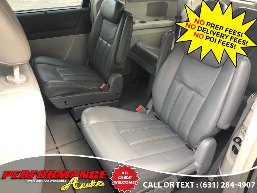 2010 Chrysler Town & Country 4dr Wgn Touring, available for sale in Bohemia, New York | Performance Auto Inc. Bohemia, New York 2010 Chrysler Town & Country 4dr Wgn Touring, available for sale in Bohemia, New York | Performance Auto Inc. Bohemia, New York