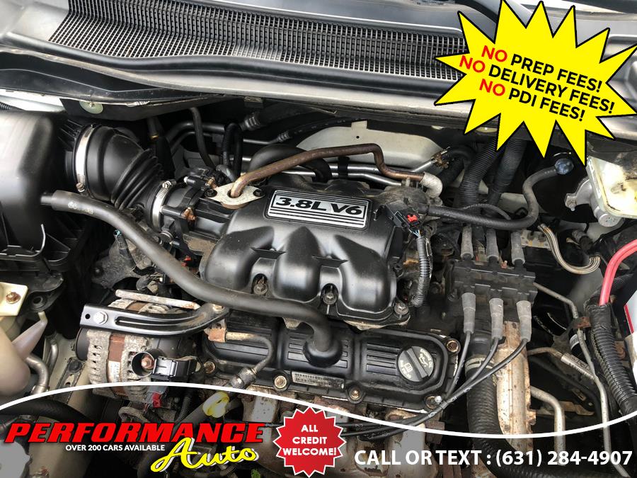 2010 Chrysler Town & Country 4dr Wgn Touring, available for sale in Bohemia, New York | Performance Auto Inc. Bohemia, New York 2010 Chrysler Town & Country 4dr Wgn Touring, available for sale in Bohemia, New York | Performance Auto Inc. Bohemia, New York