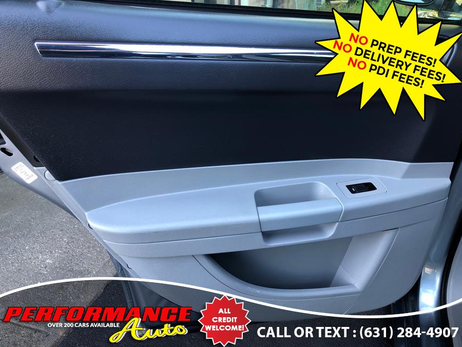 2007 Chrysler 300 4dr Sdn 300 Limited RWD, available for sale in Bohemia, New York | Performance Auto Inc. Bohemia, New York 2007 Chrysler 300 4dr Sdn 300 Limited RWD, available for sale in Bohemia, New York | Performance Auto Inc. Bohemia, New York