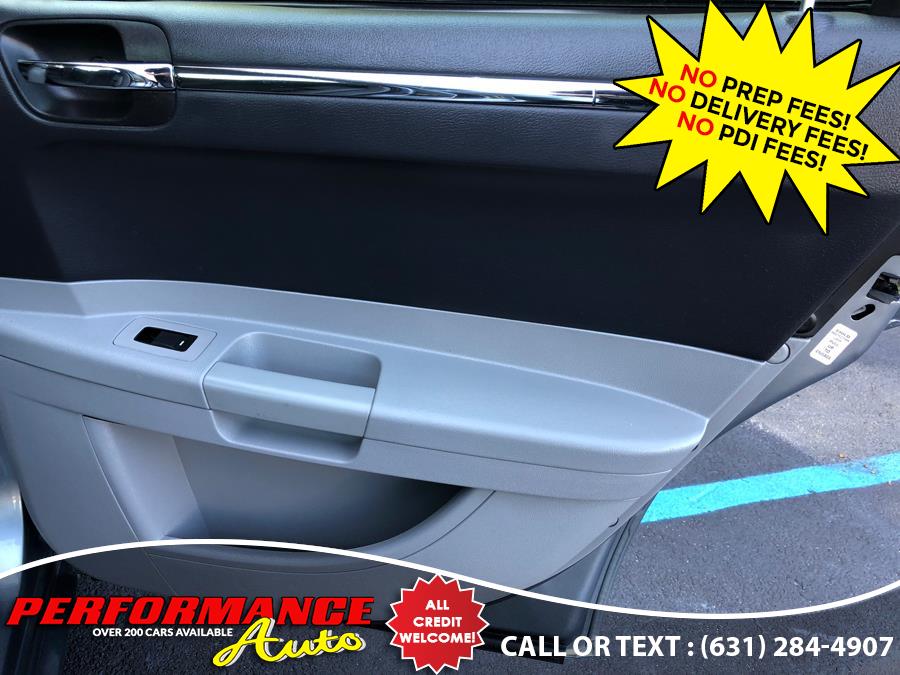 2007 Chrysler 300 4dr Sdn 300 Limited RWD, available for sale in Bohemia, New York | Performance Auto Inc. Bohemia, New York 2007 Chrysler 300 4dr Sdn 300 Limited RWD, available for sale in Bohemia, New York | Performance Auto Inc. Bohemia, New York