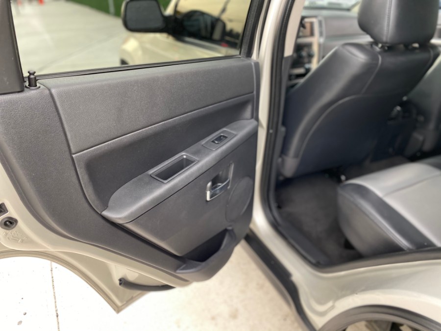 2010 Jeep Grand Cherokee 4WD 4dr Laredo, available for sale in Middle Village, New York | Middle Village Motors . Middle Village, New York 2010 Jeep Grand Cherokee 4WD 4dr Laredo, available for sale in Middle Village, New York | Middle Village Motors . Middle Village, New York