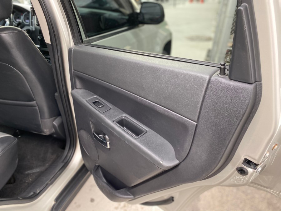 2010 Jeep Grand Cherokee 4WD 4dr Laredo, available for sale in Middle Village, New York | Middle Village Motors . Middle Village, New York 2010 Jeep Grand Cherokee 4WD 4dr Laredo, available for sale in Middle Village, New York | Middle Village Motors . Middle Village, New York