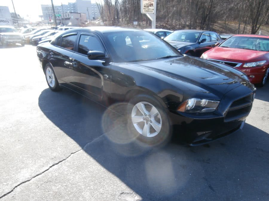 2013 Dodge Charger 4dr Sdn SE RWD, available for sale in Waterbury, Connecticut | Jim Juliani Motors. Waterbury, Connecticut