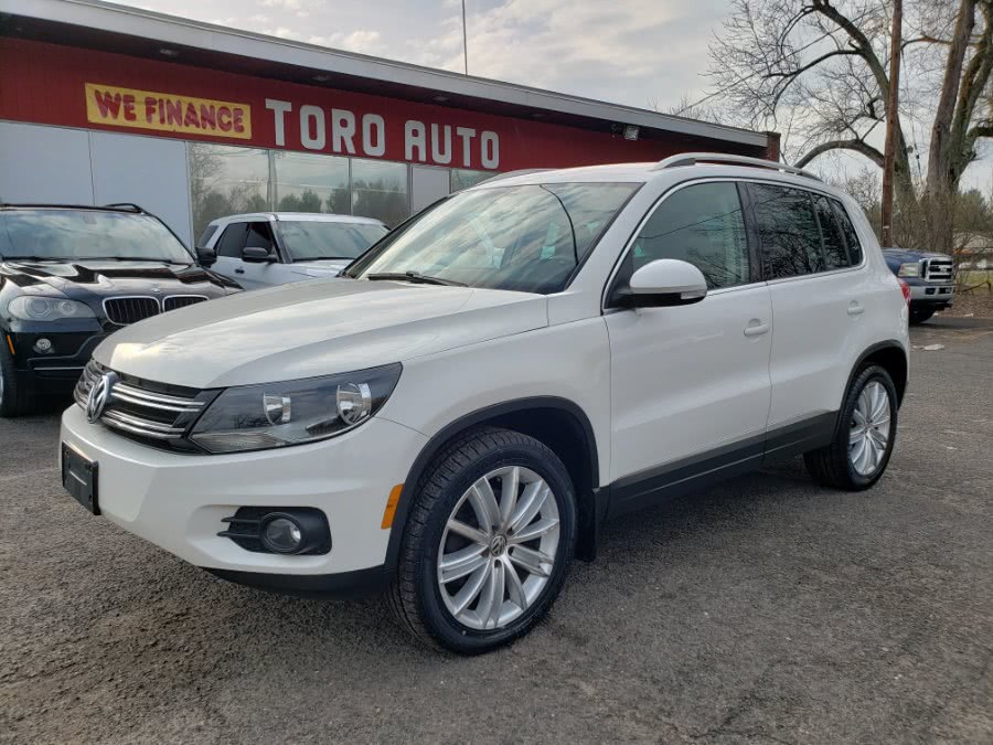 2013 Volkswagen Tiguan 4WD 4dr Auto SE 4Motion Leather, available for sale in East Windsor, Connecticut | Toro Auto. East Windsor, Connecticut