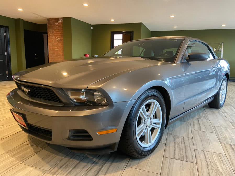 2011 Ford Mustang 2dr Conv V6, available for sale in West Hartford, Connecticut | AutoMax. West Hartford, Connecticut