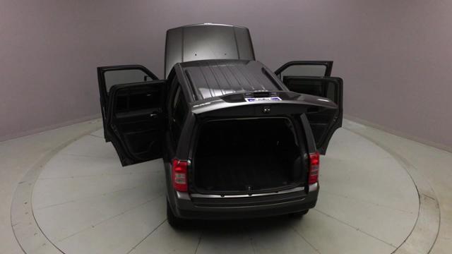 2015 Jeep Patriot 4WD 4dr Latitude, available for sale in Naugatuck, Connecticut | J&M Automotive Sls&Svc LLC. Naugatuck, Connecticut 2015 Jeep Patriot 4WD 4dr Latitude, available for sale in Naugatuck, Connecticut | J&M Automotive Sls&Svc LLC. Naugatuck, Connecticut